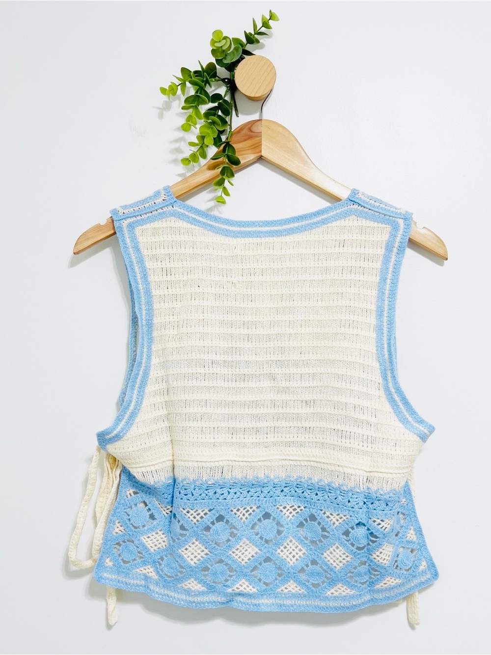 House Of Harlow NWT Boho Festival Crochet Floral Embroidered Tank Top - Picture 9 of 10